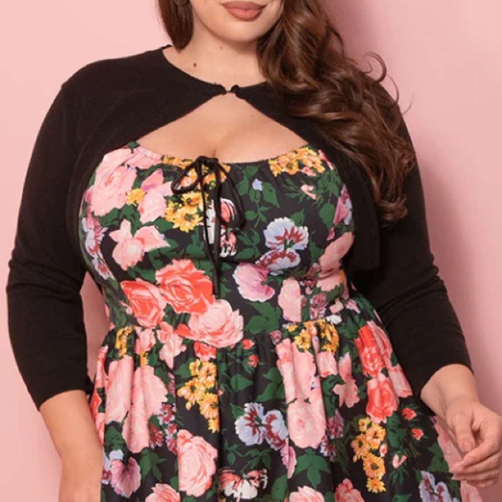 XL VIXEN BOLERO CARDIGAN IN BLACK